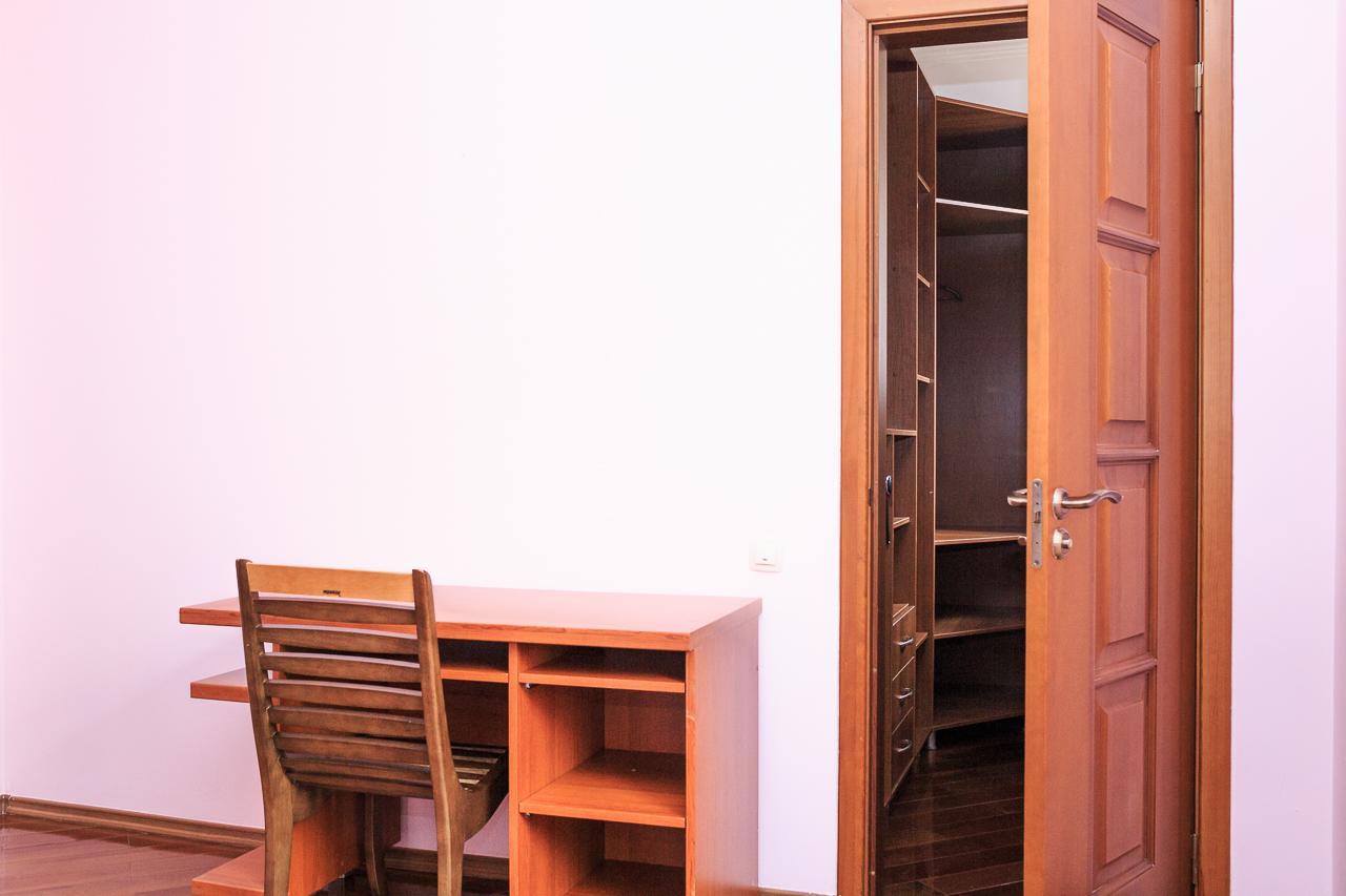 "European" Backpackers Hostel In Almaty Exterior foto