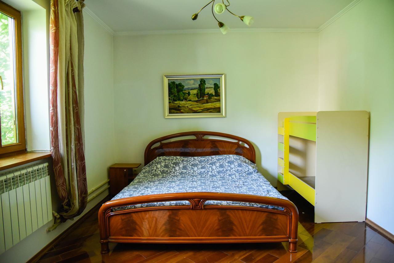 "European" Backpackers Hostel In Almaty Exterior foto