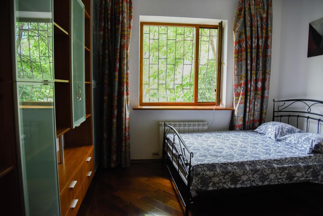 "European" Backpackers Hostel In Almaty Exterior foto